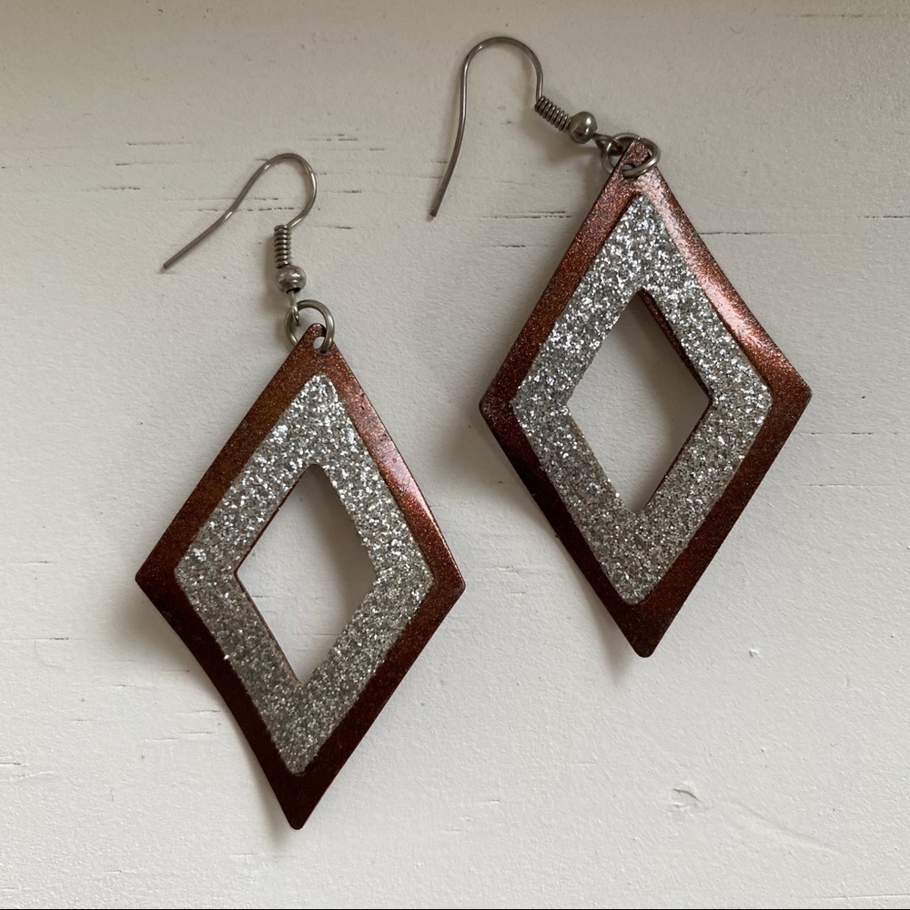 Vintage metallic geometric diamond drop earrings - Picture 7 of 7
